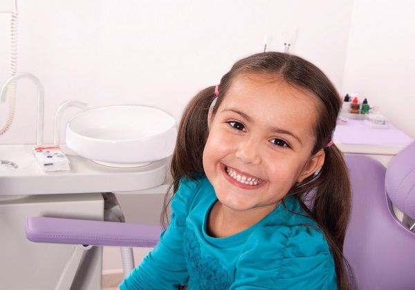 Dental Bonding Or A Dental Veneer For Your Child&#    ;s Chipped Tooth?