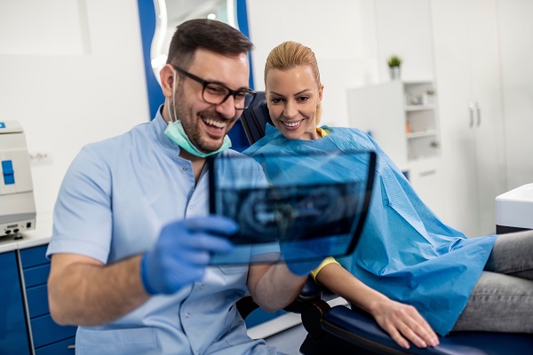 How A General Dentistry Practitioner Screens For Cavities