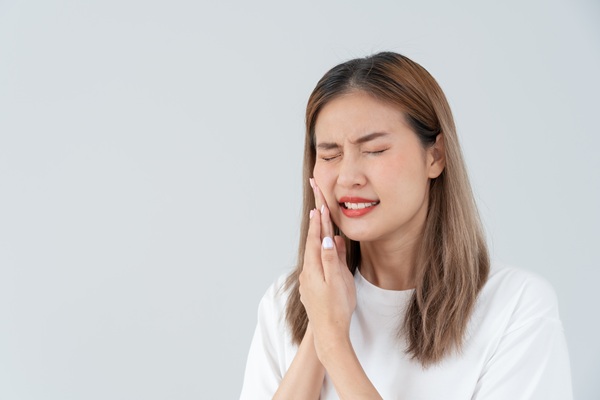 What Are The Ways A TMJ Dentist Can Help You?